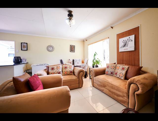 3 BEDROOM HOUSE FOR SALE IN VORNA VALLEY